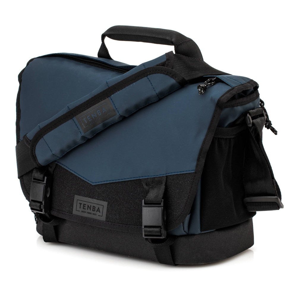 The Tenba DNA 9 Slim Messenger Bag is a compact yet versatile solution, accommodating a mirrorless, rangefinder, or DSLR camera with 2-3 lenses.
