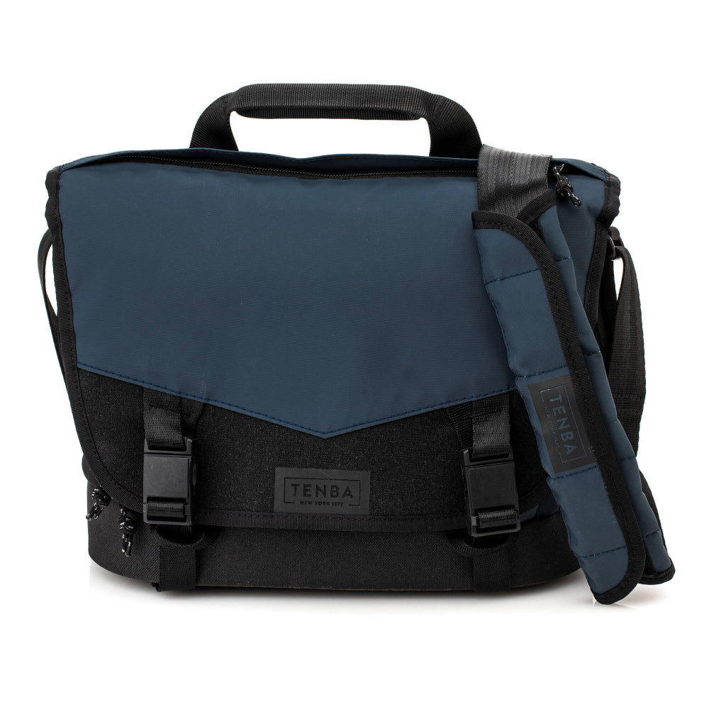 The Tenba DNA 9 Slim Messenger Bag is a compact yet versatile solution, accommodating a mirrorless, rangefinder, or DSLR camera with 2-3 lenses.