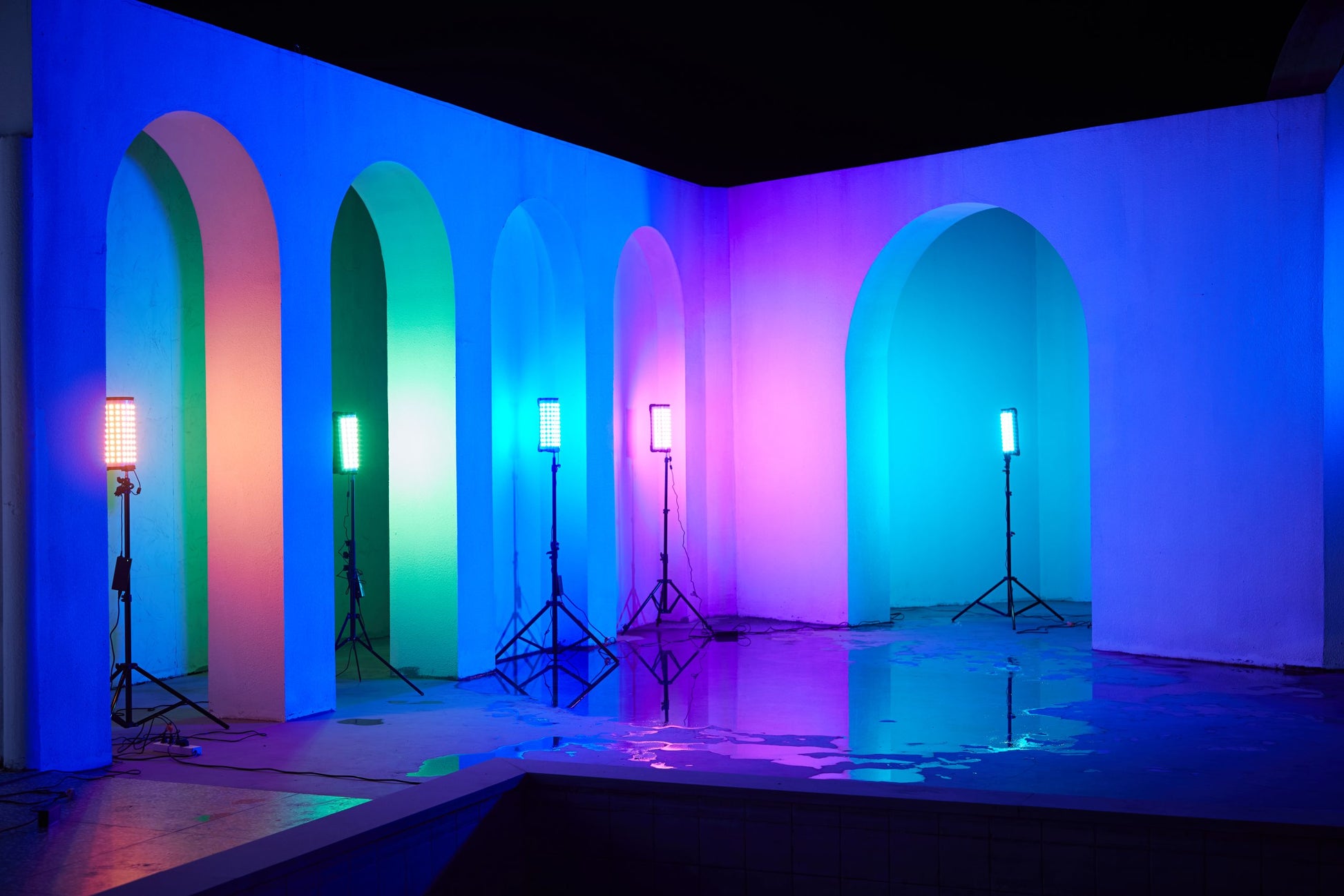 Godox FH50R RGB LED flexible light panel, 31.7x31.1x3.4 cm, color temp 2500-10000K with full RGB control, CRI/TLCI 96, 14 built-in light effects, wireless Bluetooth and 2.4G control, lightweight and bendable, includes adapter holder and carry bag