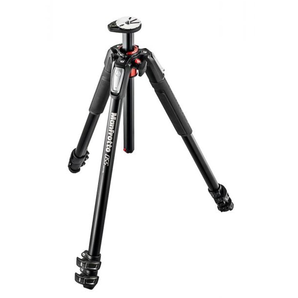 The Manfrotto 055 Aluminium 3-Section Tripod is super easy to setup and collapse.