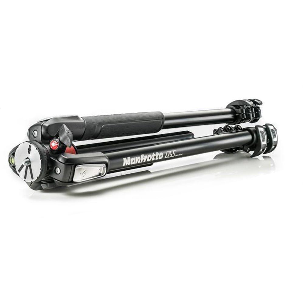 The Manfrotto 055 Aluminium 3-Section Tripod is super easy to setup and collapse.