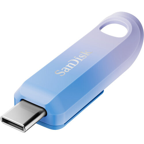 SanDisk Creator USB-C Flash Drive with metal body and fast 3.2 Gen 2 performance.