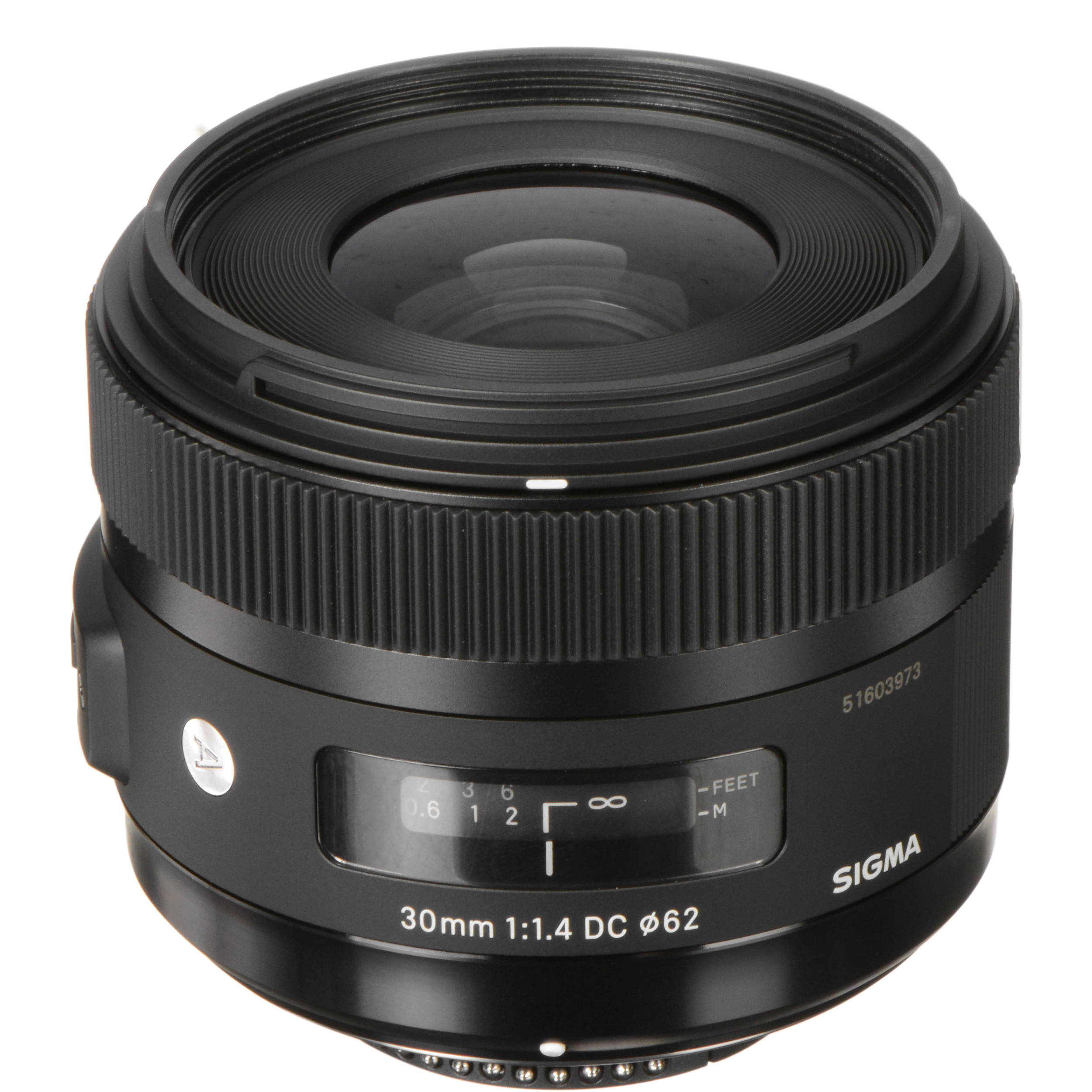Sigma 30mm f/1.4 Art lens for APS-C DSLR cameras with large aperture