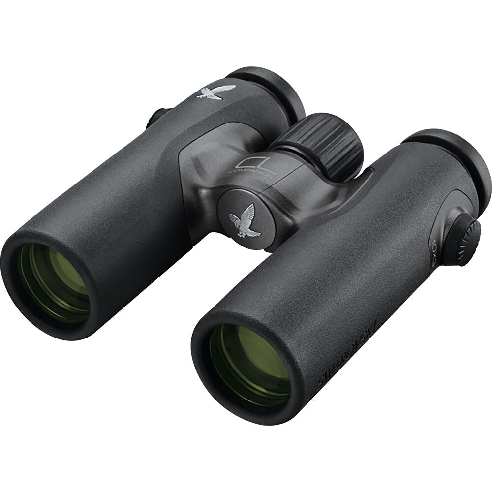 With an ergonomic design 490g, the Swarovski Companion Binoculars in Anthracite makes this pair an companion for experiences when you're on the move.