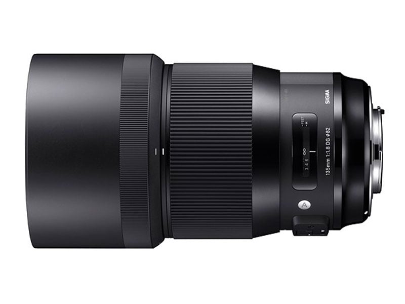 sigma-135mm-new-hood Prime Sigma 135mm lens with hood