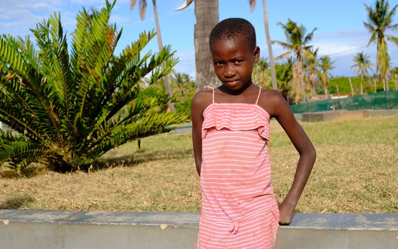 Photographing a young Mozambican girl using my X-T20