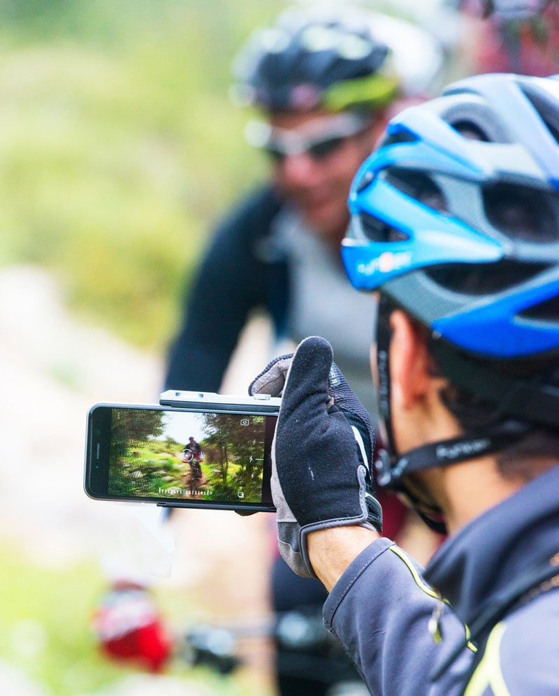 pictar_bike_02 Miggo-camera-grip-to-DSLR-your-phone
