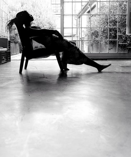 thabo-black-and-white-shot-girlchair-1