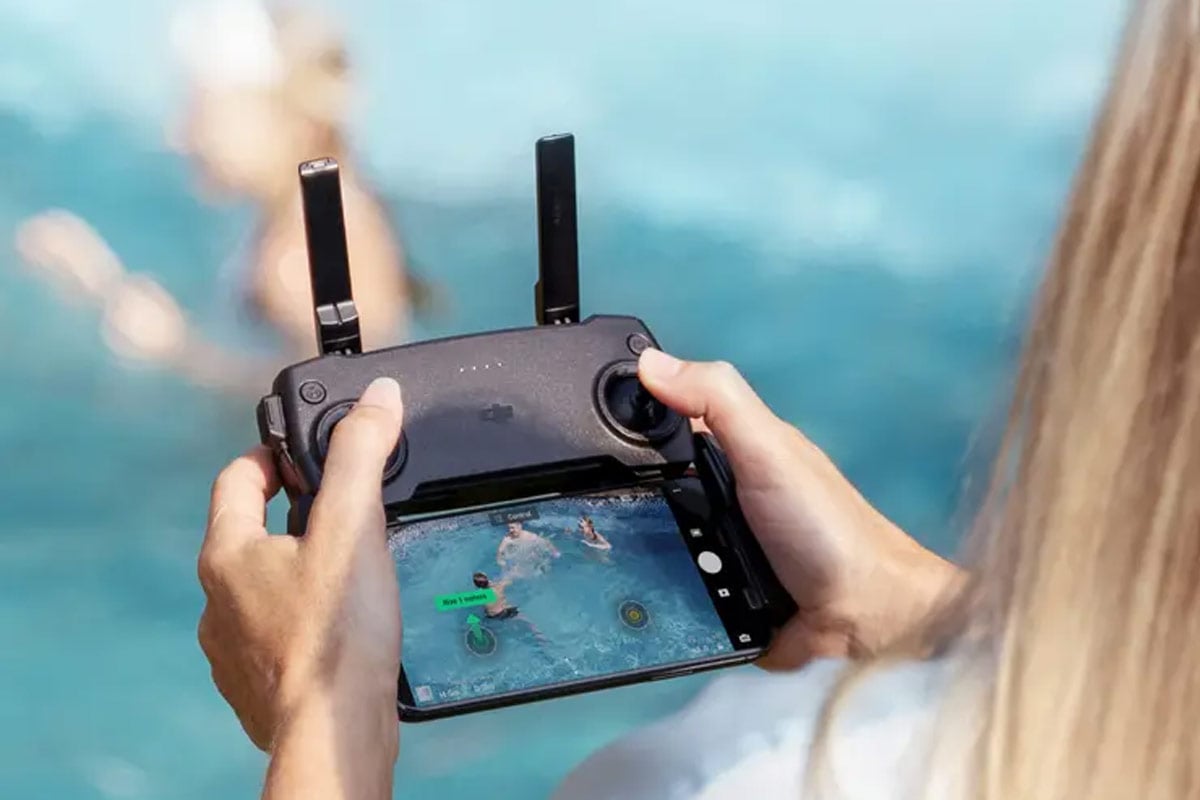 Flying a drone has never been easier. Experience pure joy and satisfaction with its simplified flight experience.