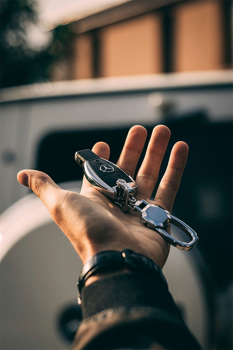 We are exploring Eufy's dependable tracking device designed to keep you connected with your belongings.