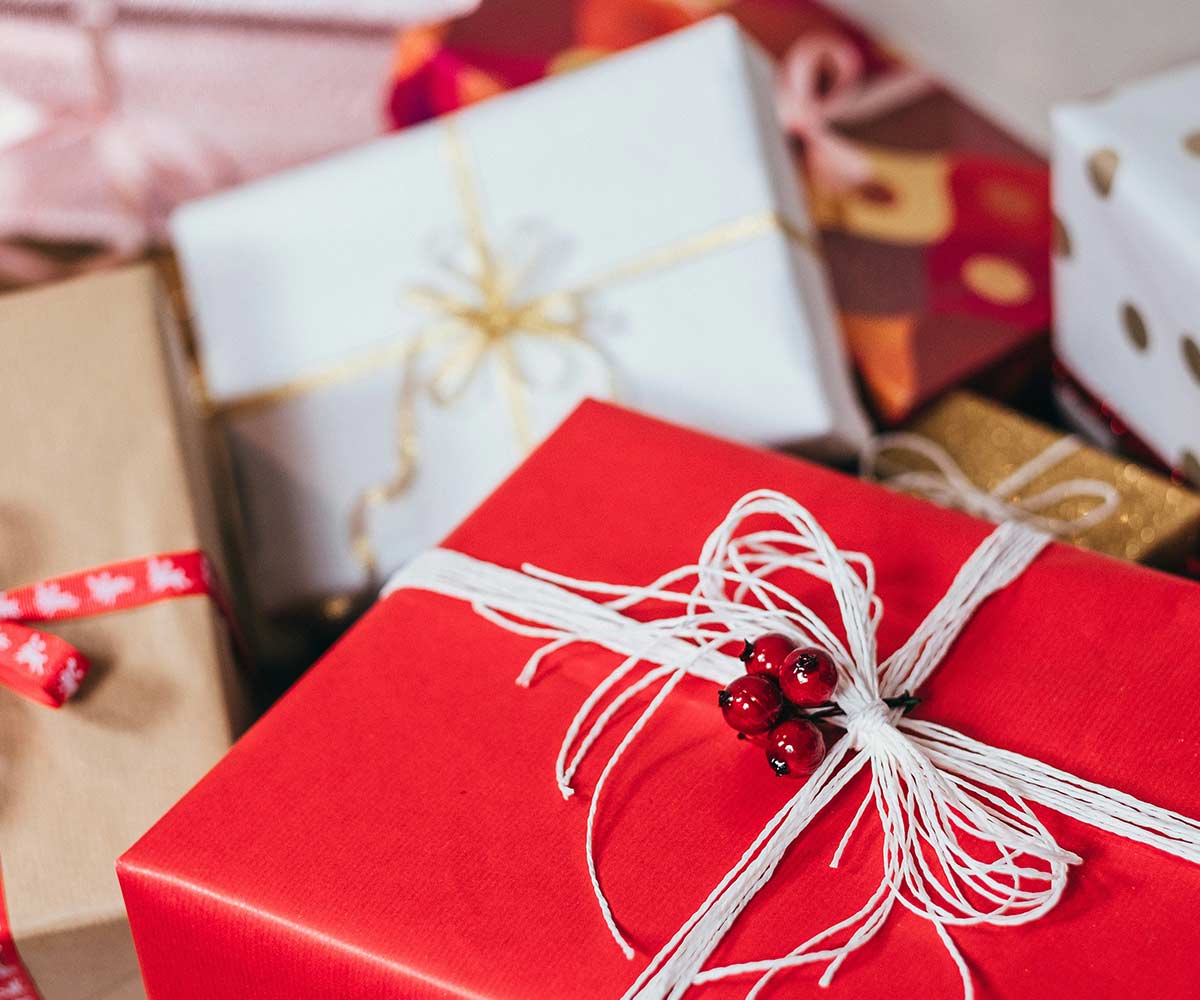 Celebrate the holidays with gifts photographers and videographers will love!