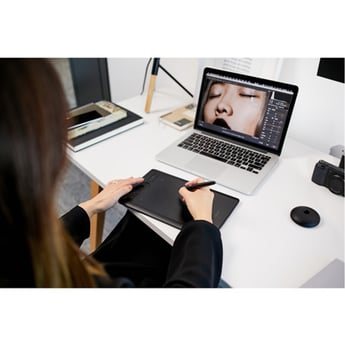 Wacom Intuos Pro Creative Pen Tablet (Small, Black)