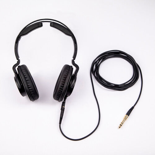 Zoom ZDM-1 Podcast Mic Pack with dynamic microphone, studio headphones, stand, cable, and windscreen — ideal for podcasting and streaming.