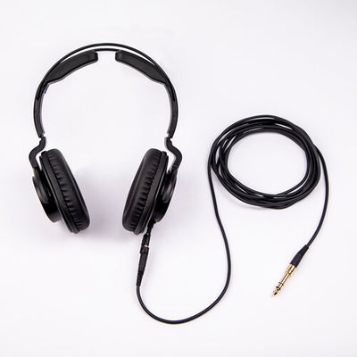 Zoom ZDM-1 Podcast Mic Pack with dynamic microphone, studio headphones, stand, cable, and windscreen — ideal for podcasting and streaming.