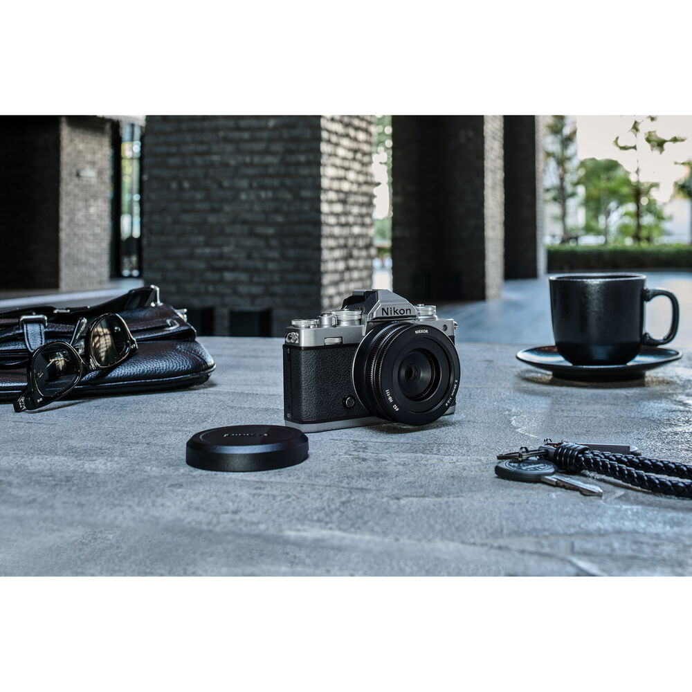 Wide angle prime lens with lightweight design and high rendering performance for amateur photographers on the go. Made for Nikon Z-series mirrorless cameras.