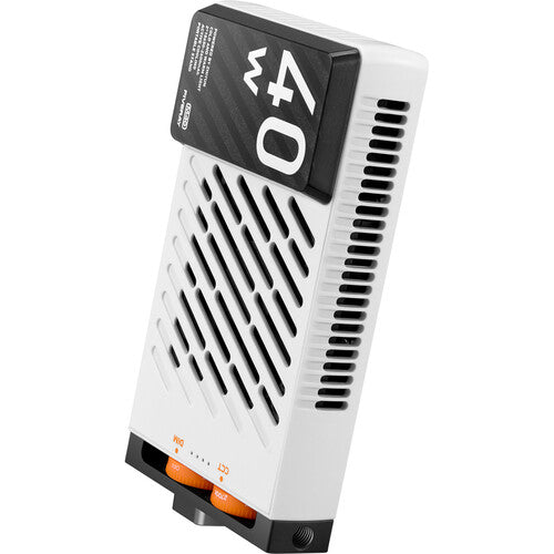 Zhiyun FIVERAY M40 Powerful Pocket Light – compact, bright LED with adjustable colour temperature.