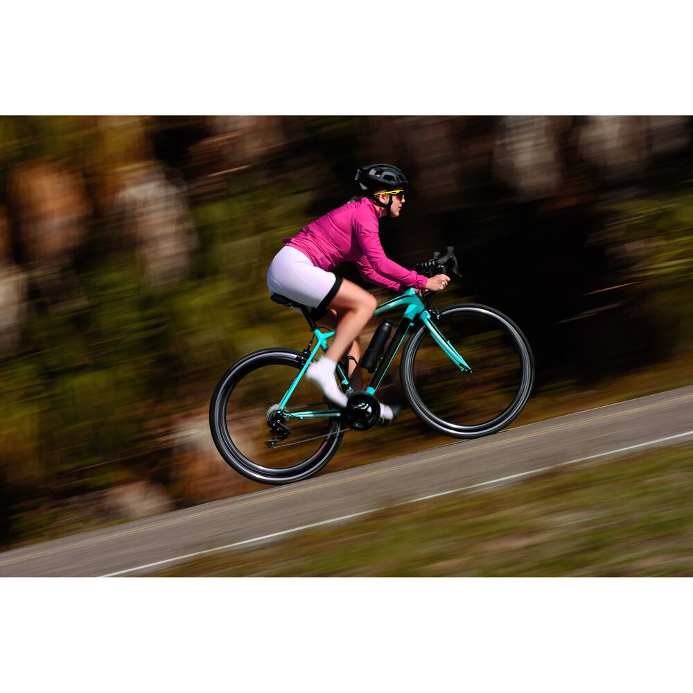 Created for high-demand sports and wildlife applications. This super-telephoto zoom offers sharpness, flexibility and 5.5-Stop VR Image Stabilisation.
