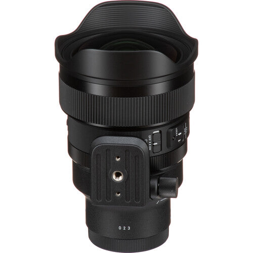Sigma 14mm f/1.4 DG DN Art ultra-wide-angle prime lens for full-frame mirrorless cameras with bright aperture, advanced optics including FLD and SLD elements, dust and splashproof construction, and tripod socket for stability during astrophotography.