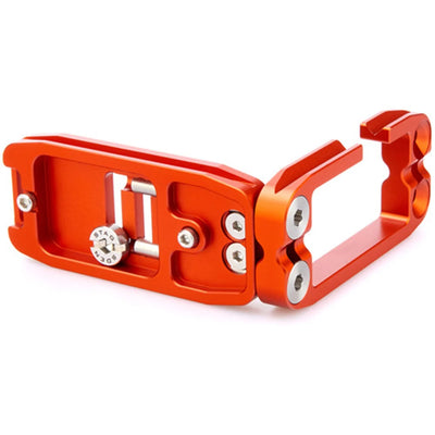3 Legged Thing Ellie‑C Universal L‑Bracket in copper orange anodised finish, showing adjustable Arca‑type dovetail base with rubber grip pads, stainless steel sliding rods and an upright vertical plate configured for landscape-to-portrait photography.