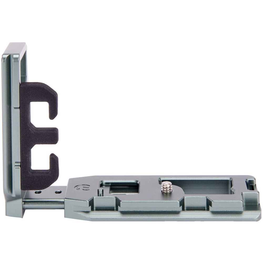 3 Legged Thing Gracy L-Bracket for Fujifilm GFX 100S and 50S II with Arca-Swiss compatibility and cable management.