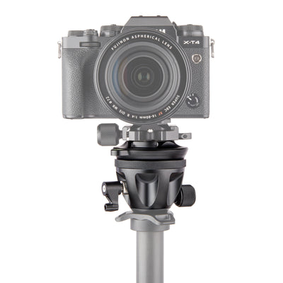 Level your horizon without having to adjust the tripod’s legs, increasing accuracy for photographers. Offers improved compatibility with heads and clamps.