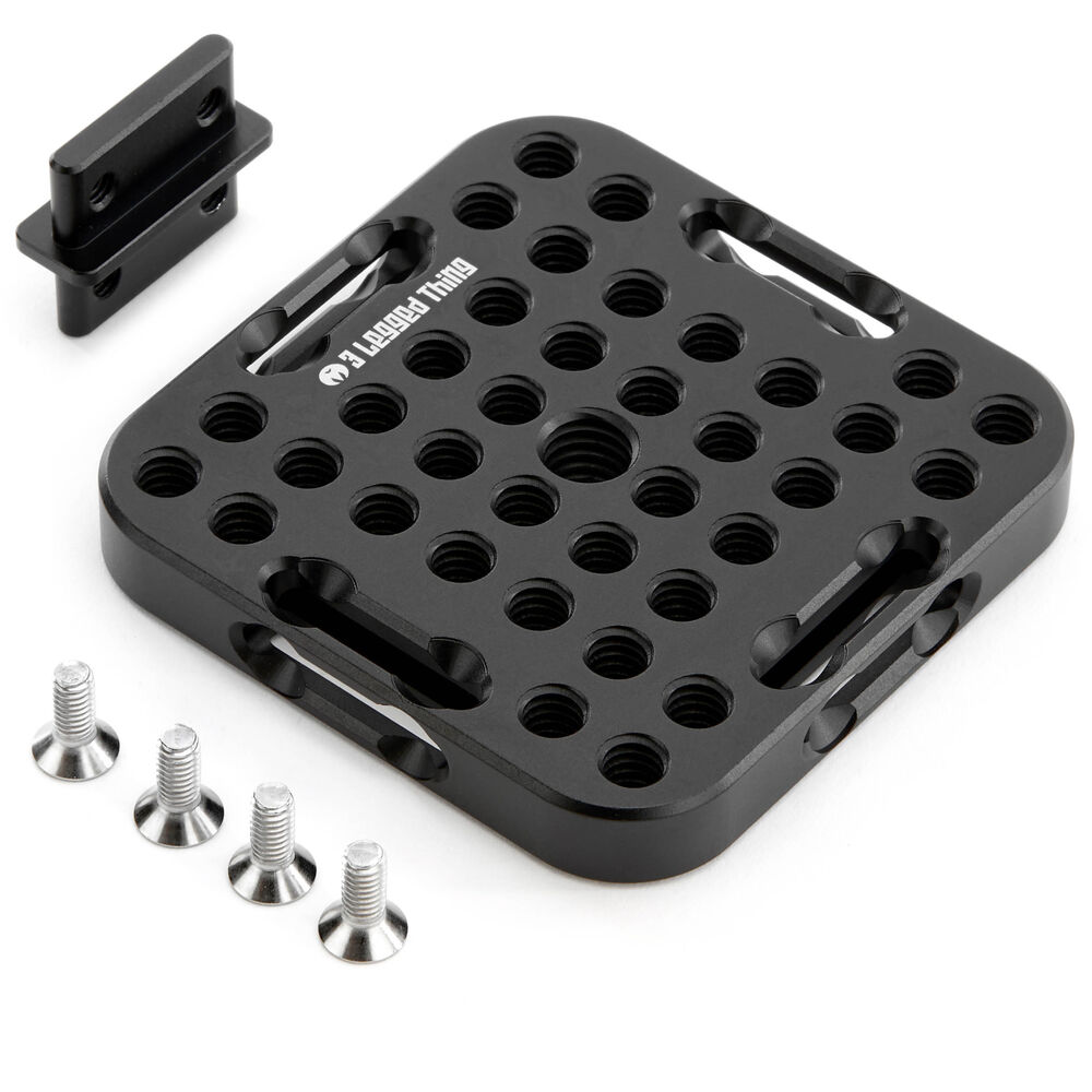 Black XPAND Cheese Plate 70 x 70 mm angled view with extras