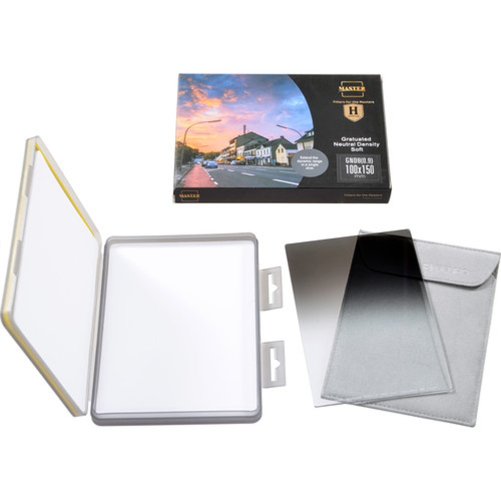 Benro 100x150mm MasterH Soft-Edge Graduated ND 0.9 filter, 3-stop light control for balanced landscape photography.