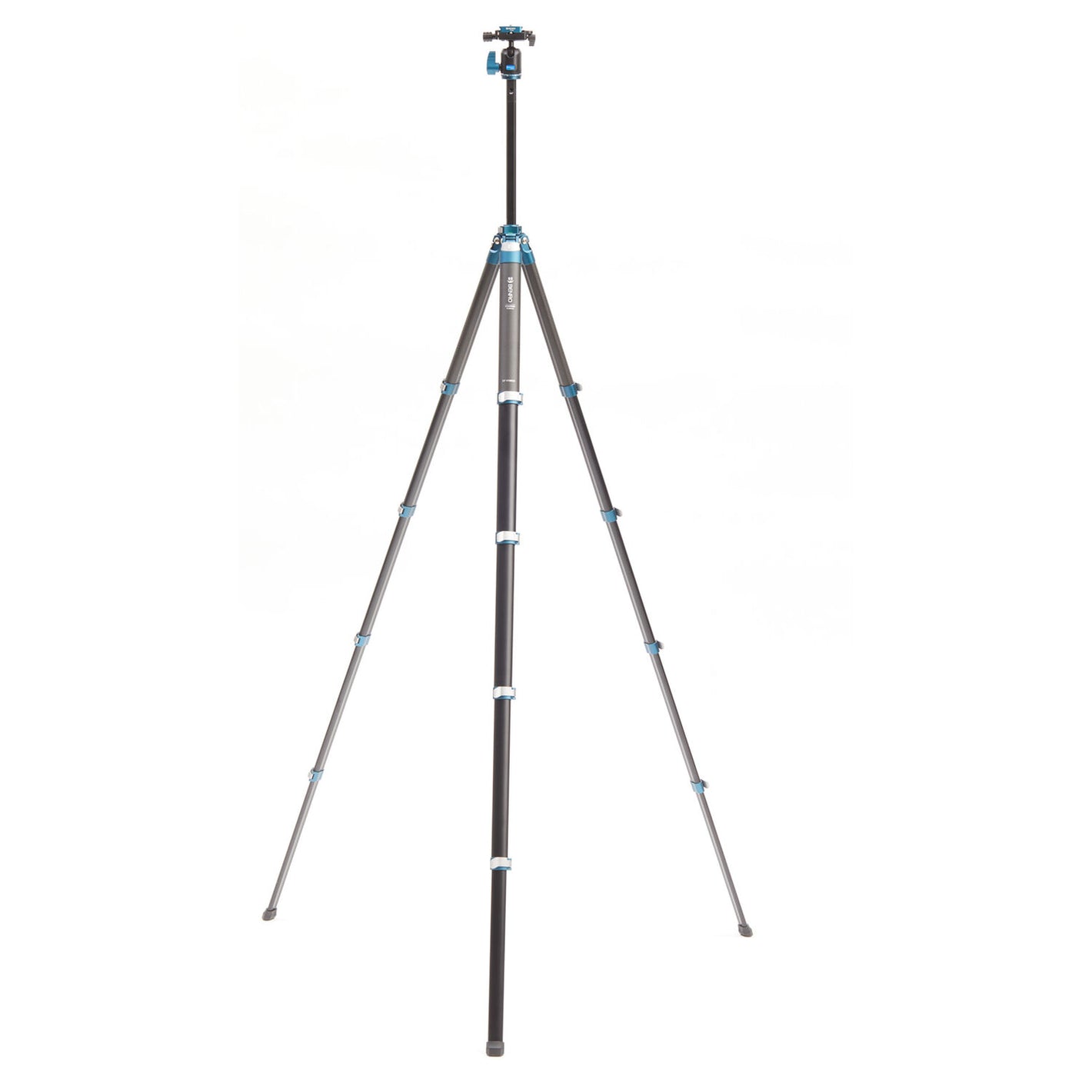 Benro CyanBird Carbon Fibre Aluminium Tripod with N00P Ball Head, lightweight and precise support for DSLR and mirrorless cameras.