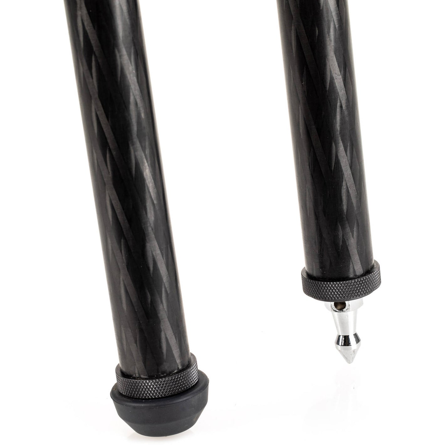 Benro Mammoth 4-section carbon fibre tripod with 75mm bowl, twist-lock legs and 25 kg load capacity, extended to 160 cm.