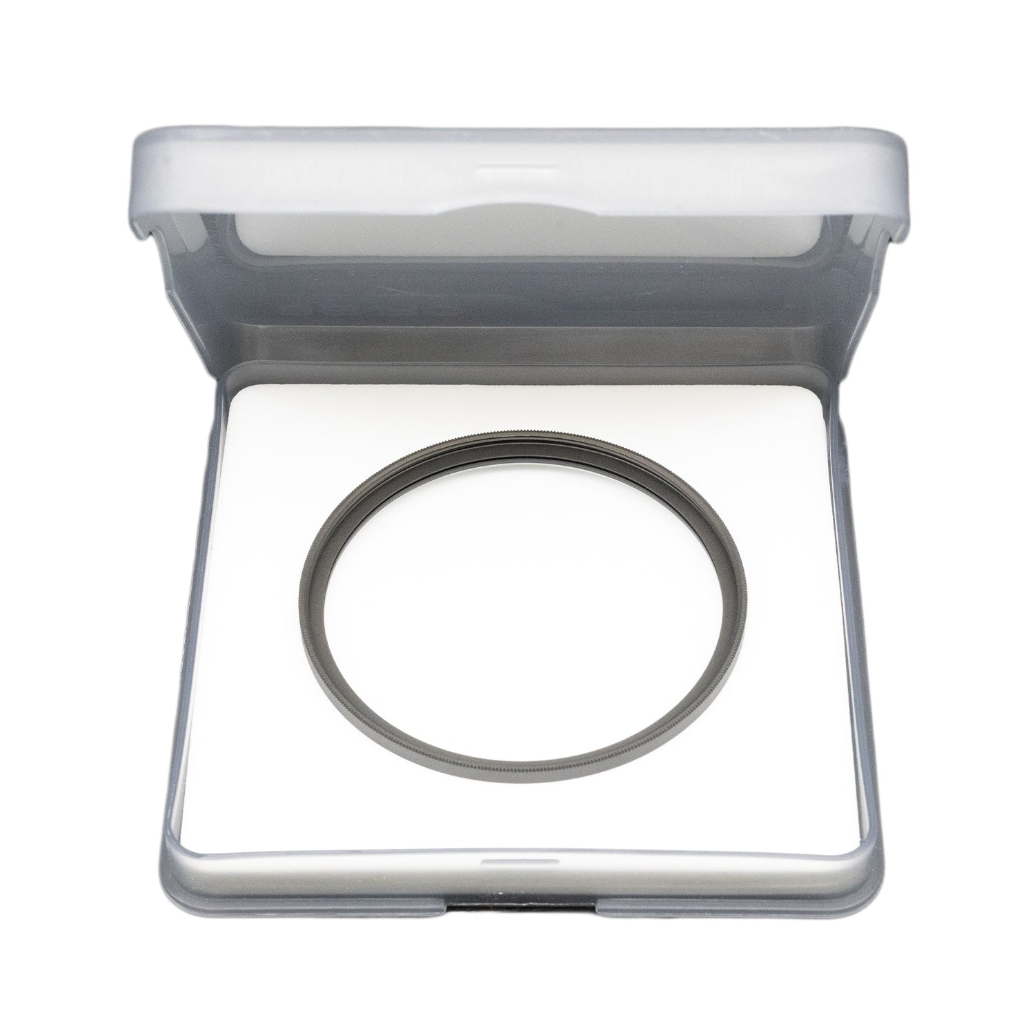 Benro UD UV Filter – ultra-clear optical glass filter that reduces ultraviolet light and haze, offering lens protection without affecting image quality.
