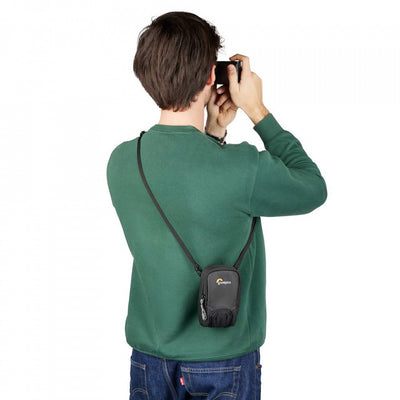 Lowepro Adventura CS 20 III compact camera pouch in black