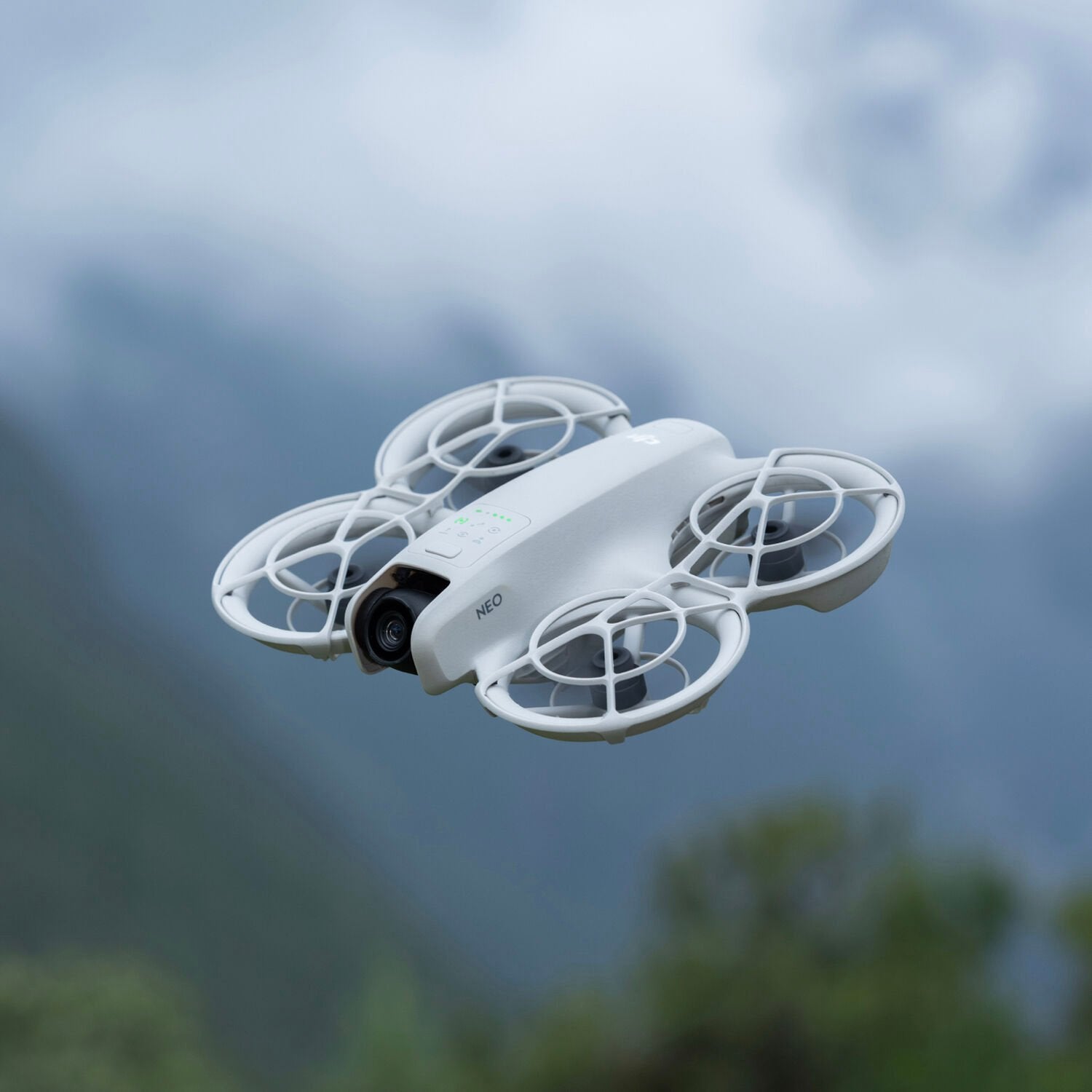DJI Neo Drone | The AI-Powered 4K Vlog Drone – Outdoorphoto DJI Neo Drone | The AI-Powered 4K Vlog Drone – Outdoorphoto