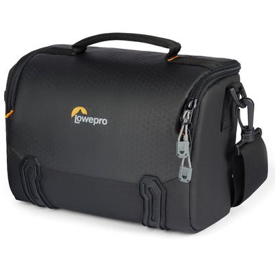 Lowepro Adventura SH 140 III black shoulder bag for mirrorless camera with kit lens
