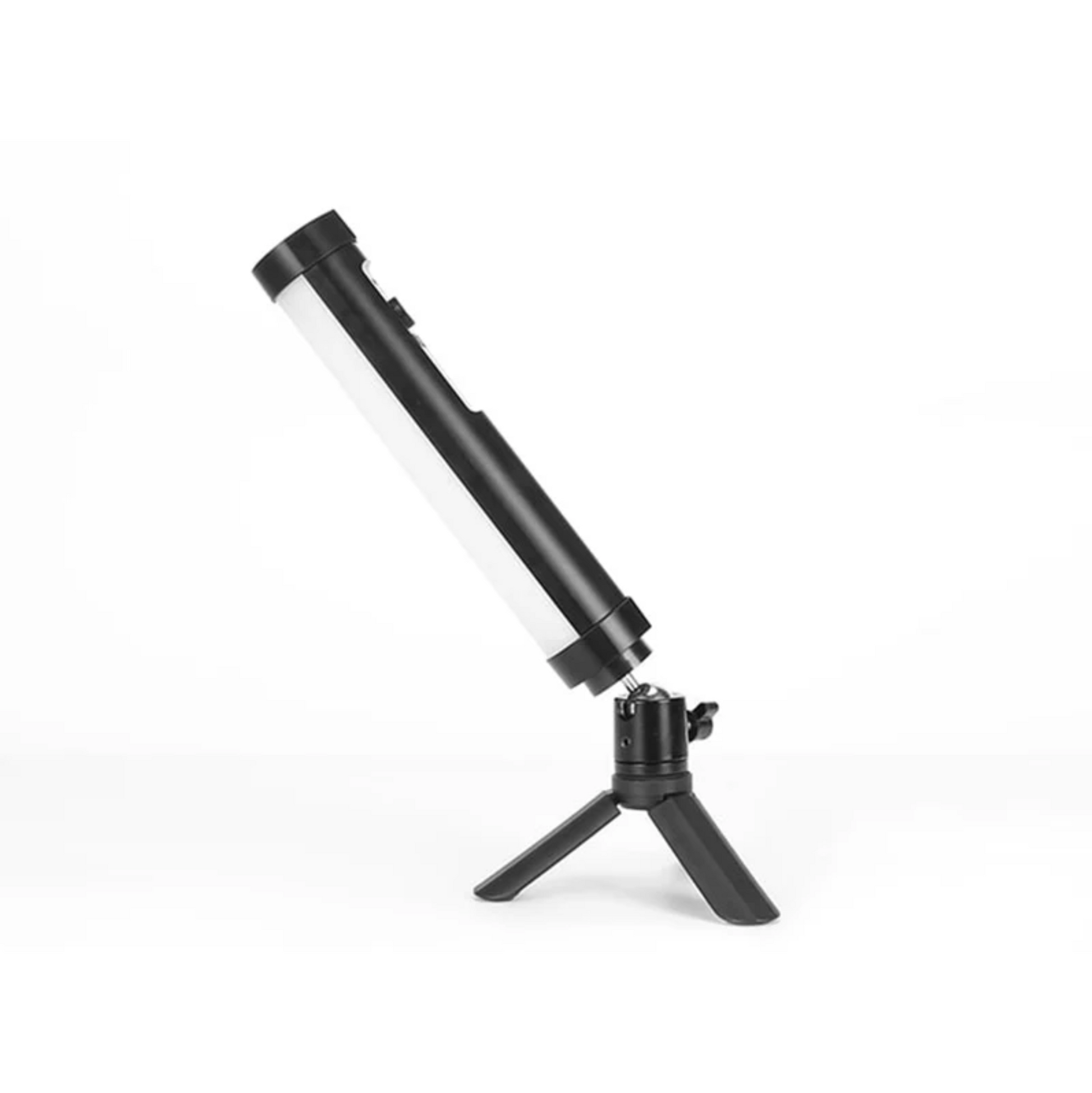 RGB light with adjustable lighting with 80 high colour rendering LEDs, 2000mAh rechargeable battery, and versatile mounting options.