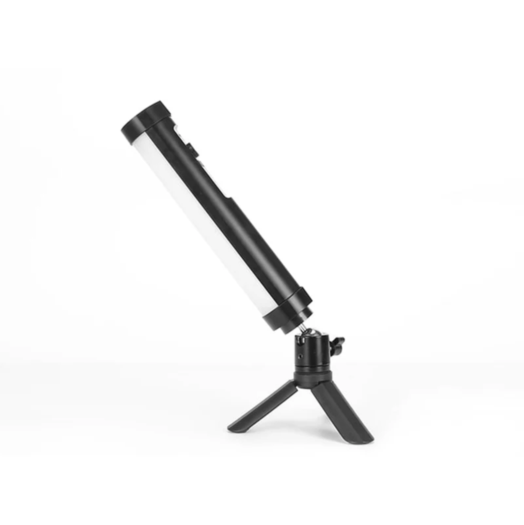 RGB light with adjustable lighting with 80 high colour rendering LEDs, 2000mAh rechargeable battery, and versatile mounting options.