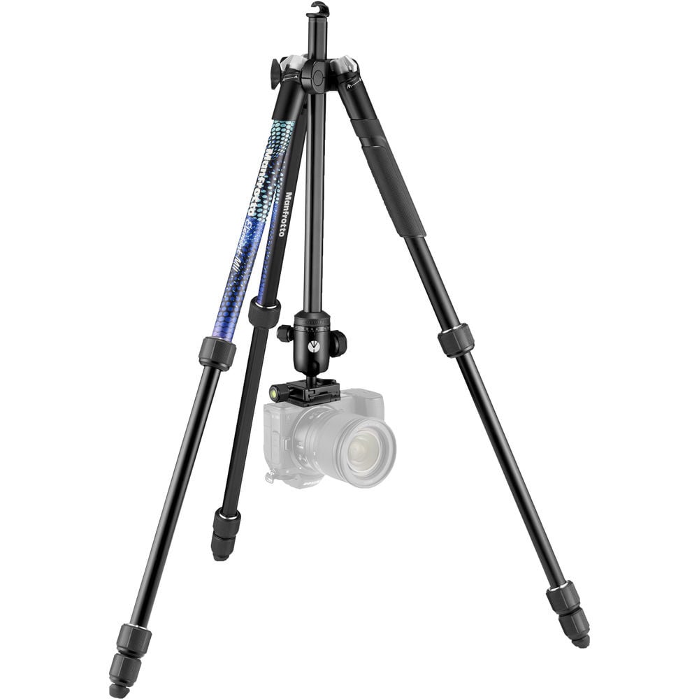 The Manfrotto Element MII Tripod offers you a high-quality, sturdy design that reaches up to 160cm while carrying heavy lenses. Available at Outdoorphoto.