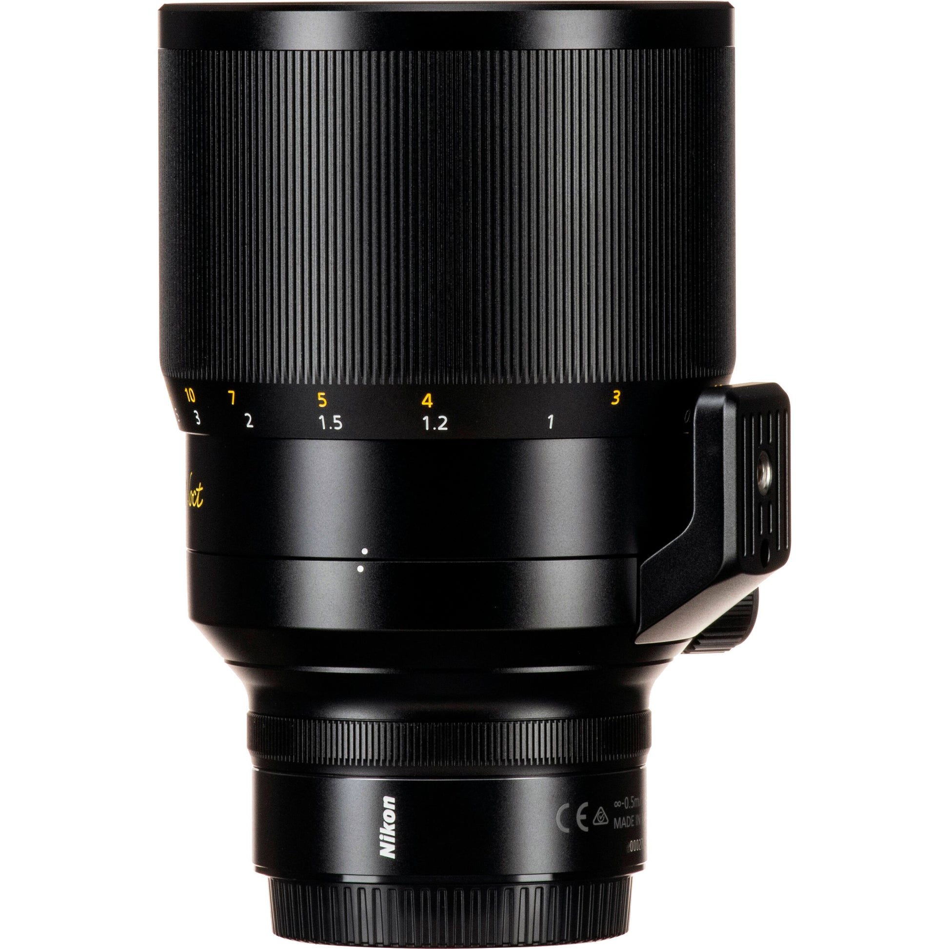 Close-up of Nikon Z 58mm Noct aperture and focus ring
