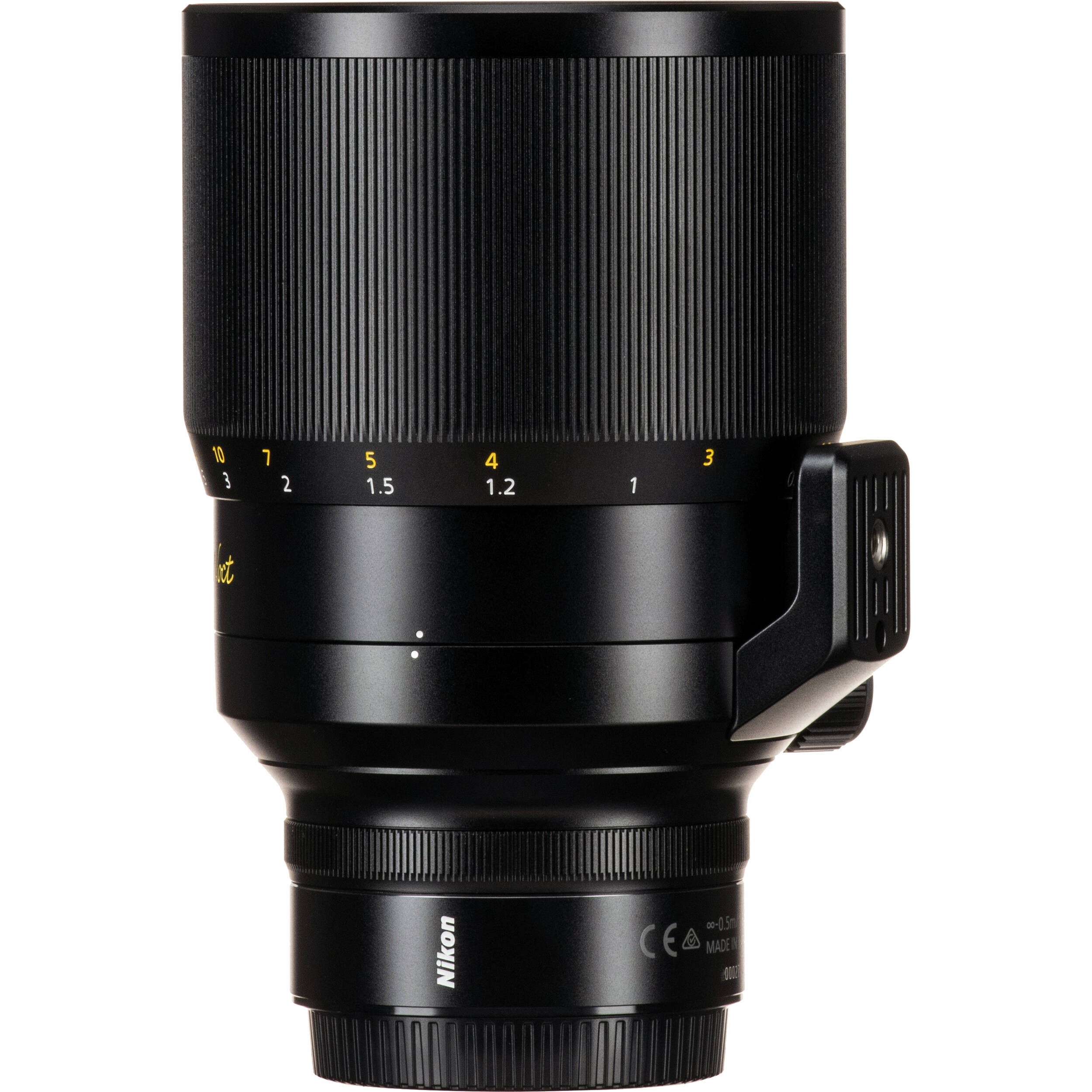 Close-up of Nikon Z 58mm Noct aperture and focus ring
