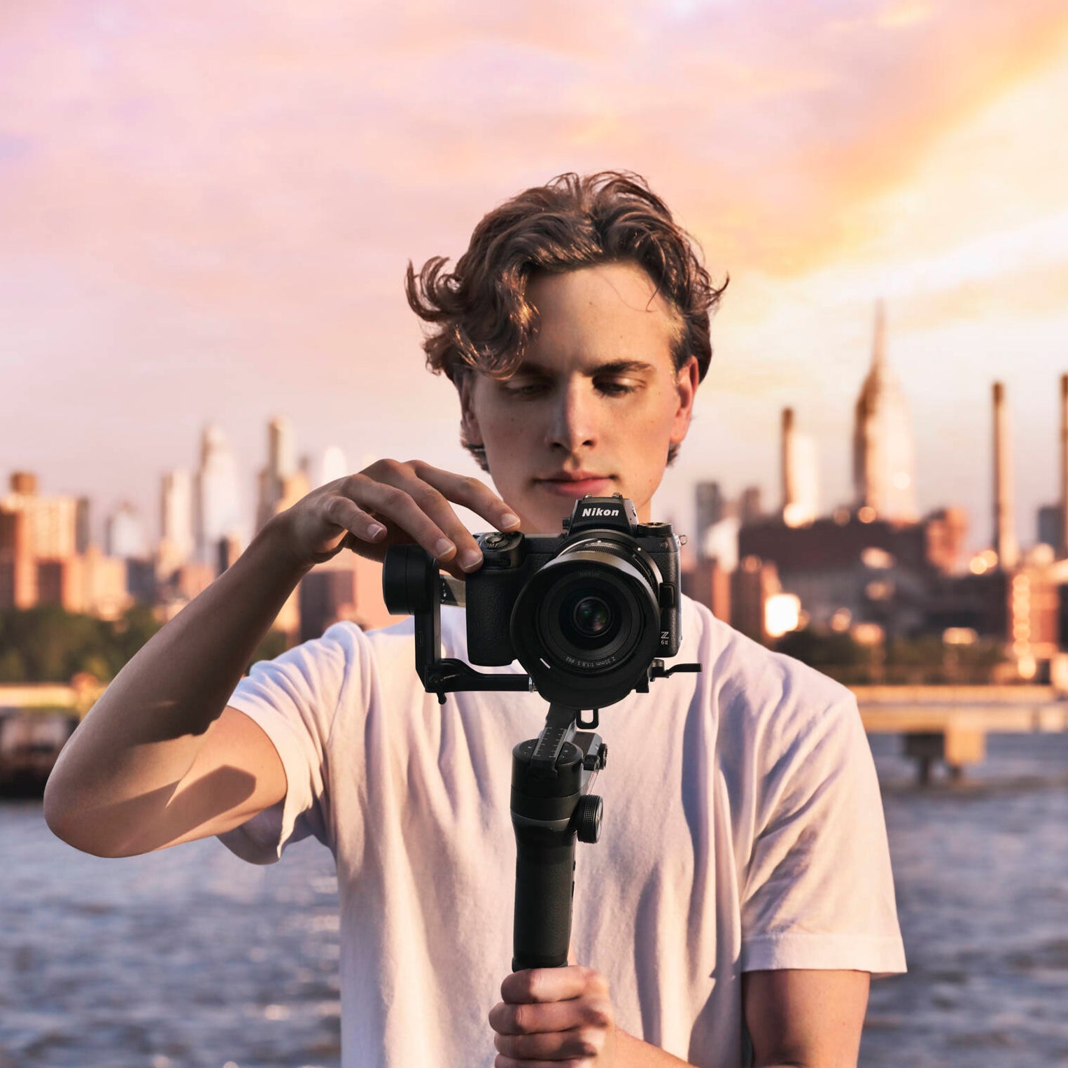 Nikon Z6 II Mirrorless Camera – Outdoorphoto - Main Image