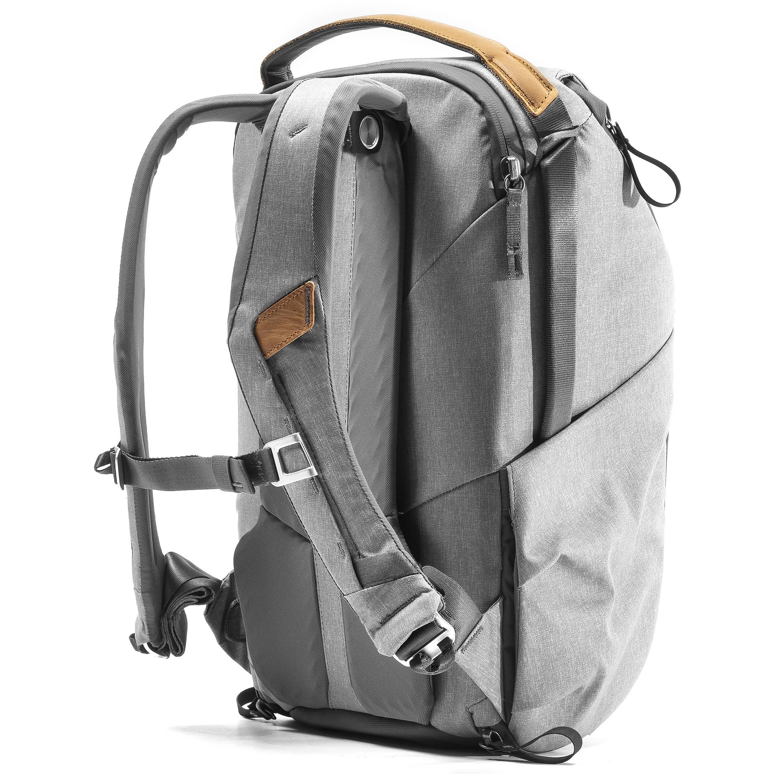 Everyday Backpack with top MagLatch, side pockets, FlexFold dividers, and padded straps.
