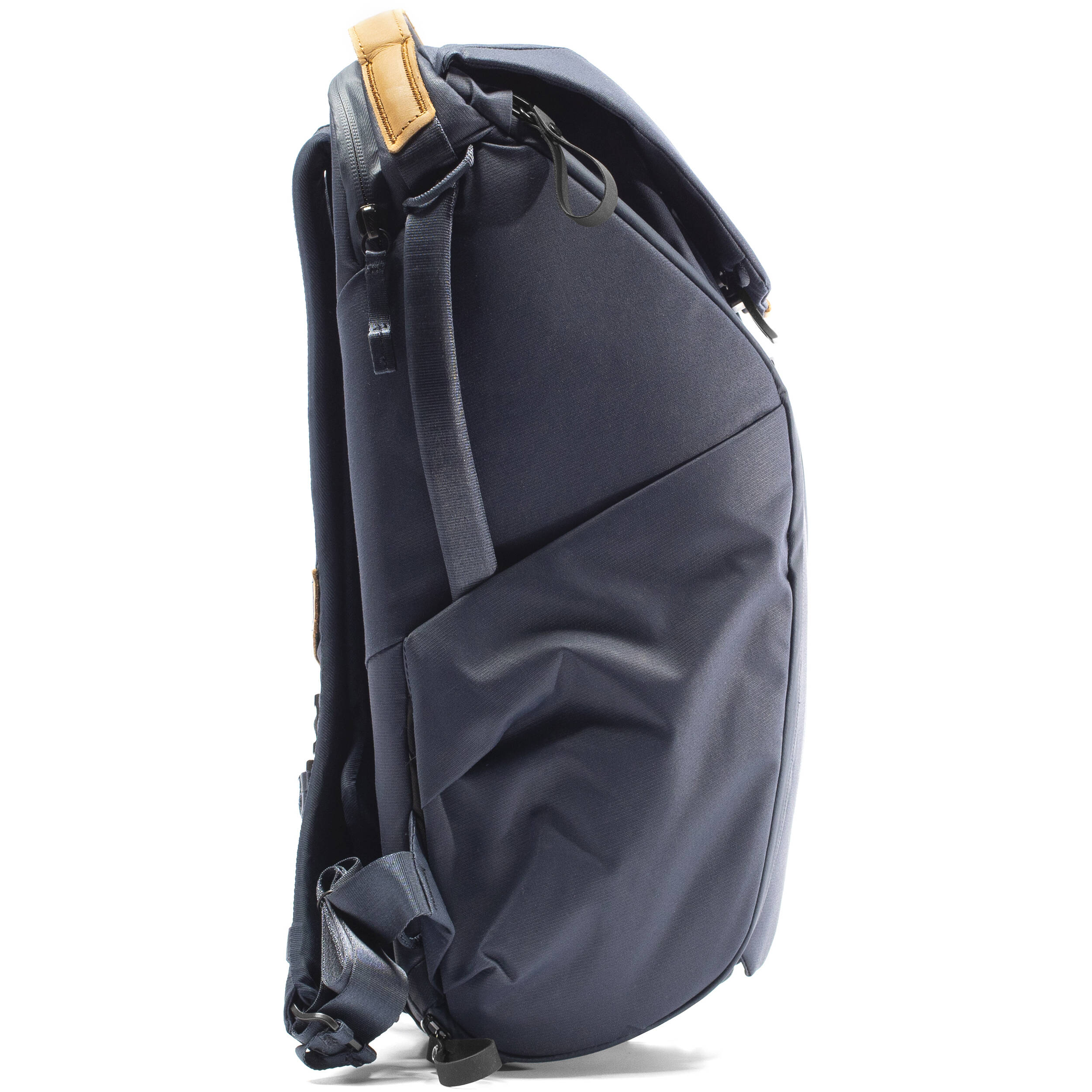 Everyday Backpack with top MagLatch, side pockets, FlexFold dividers, and padded straps.
