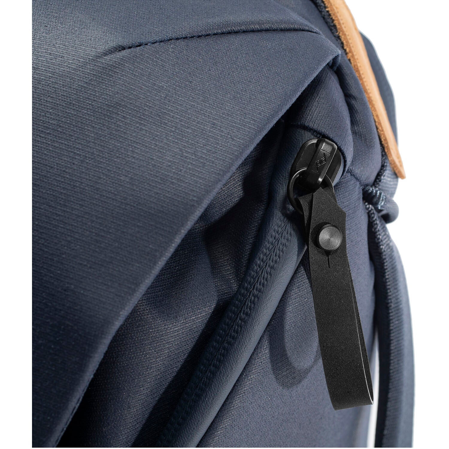 Everyday Backpack with top MagLatch, side pockets, FlexFold dividers, and padded straps.

