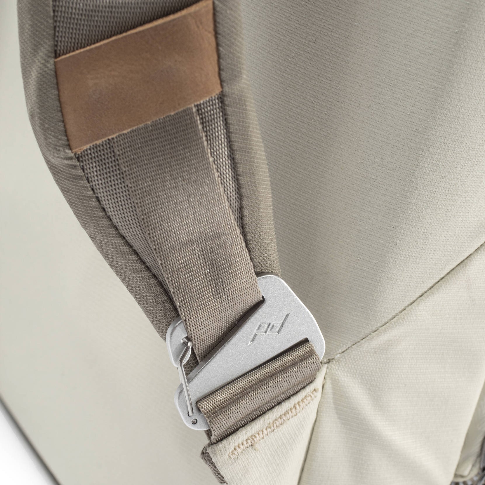 Everyday Totepack in black with padded backpack