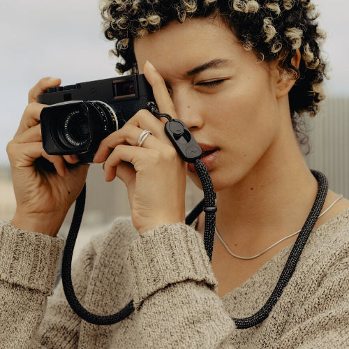 Simple rope camera strap for secure everyday carry