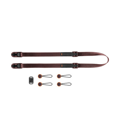 Lightweight and versatile Peak Design Leash camera strap, featuring quick-adjust aluminium hardware, compact design and anchors rated to 90kg. 