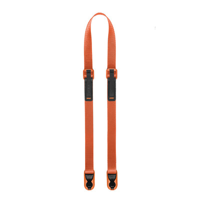 Lightweight Peak Design Leash camera strap with quick-adjust aluminium hardware, 83–145 cm length and 90 kg anchor strength - ideal for minimalist photography.