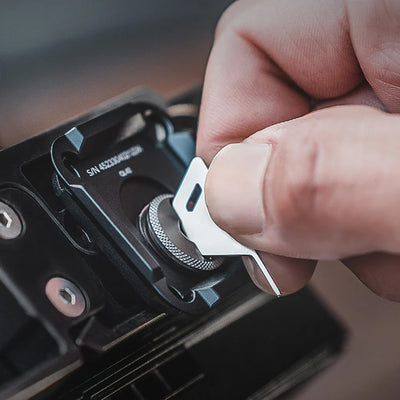 Carry memory cards and achieve speeds of up to 1000 MB/s. The PGYTECH CreateMate is equipped with a CFexpress Type B slot and SD/Micro SD dual card slots.