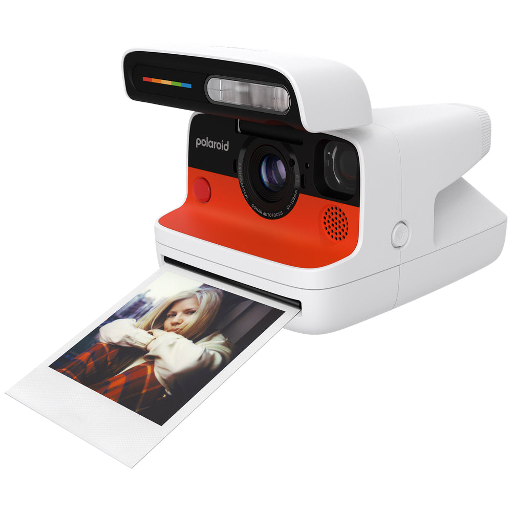 Explore the Polaroid Flip. Featuring hyperfocal optics, powerful flash and remote shutter via Bluetooth.