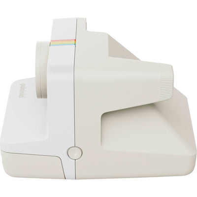 Polaroid Now Generation 3 Starter Set in white featuring upgraded two-lens autofocus, double exposure and self-timer modes, built-in tripod mount, USB-C rechargeable battery, made with 40% recycled plastics, compatible with Polaroid i-Type and 600 film.