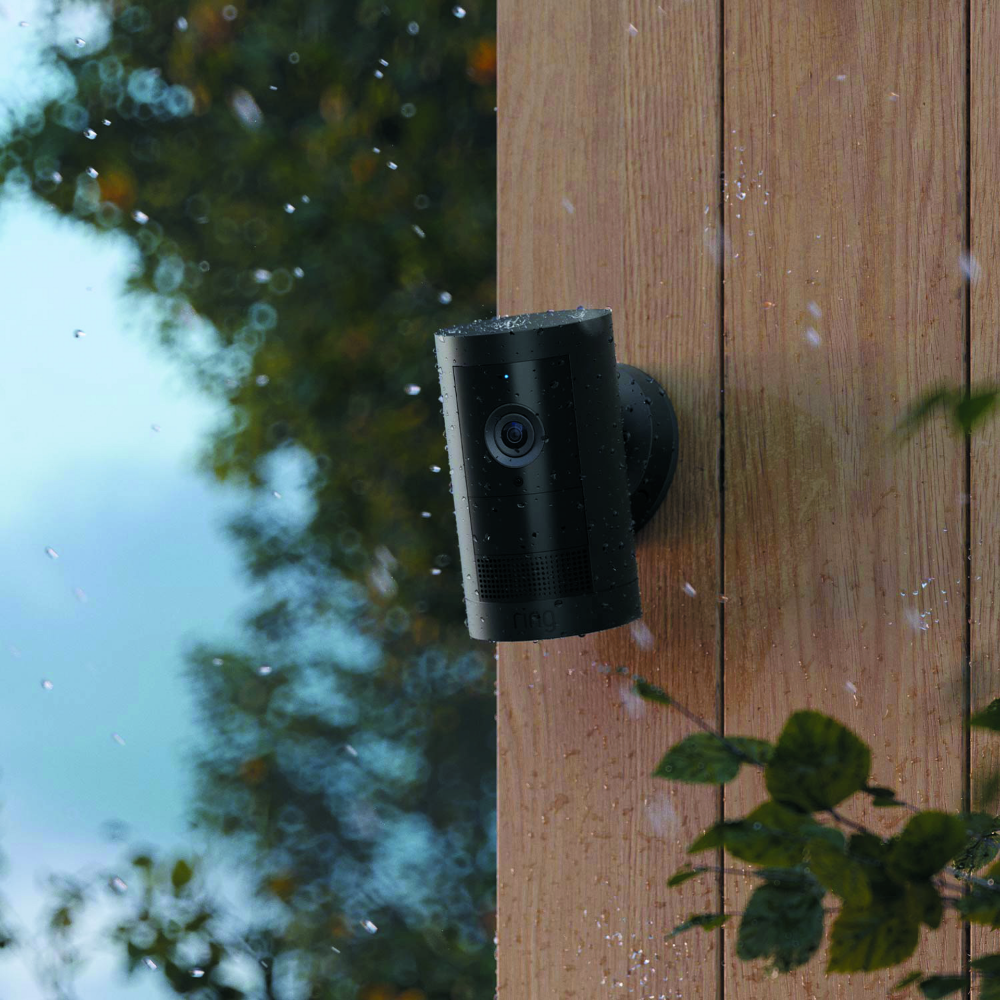 Ring Outdoor Cam 2K Battery Smart Outdoor Security Camera in Black lifestyle image